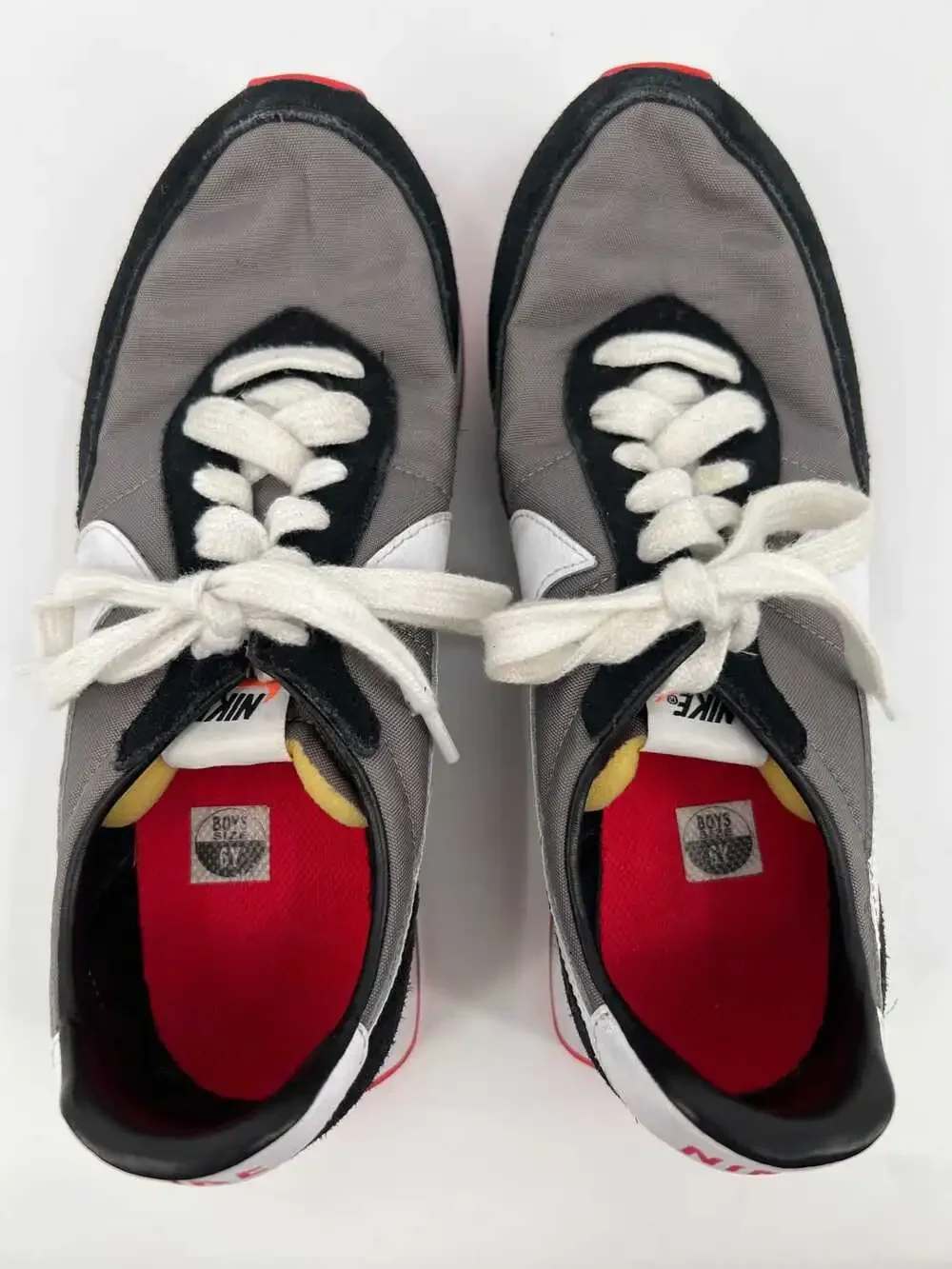 Nike Gray/Black Waffle Trainer 2 Kids Sneakers | Size 6 Boys